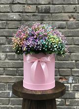 Цветочная композиция из Гипсофила и Розы в шляпной коробке в Шаблыкино