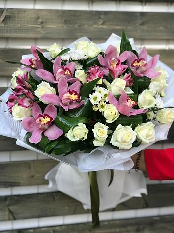 Букет цветов из: Розы и Хризантемы в Шаблыкино