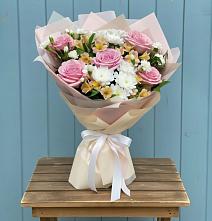 Букет цветов из:  Гвоздики, Орхидеи и Розы в Шаблыкино