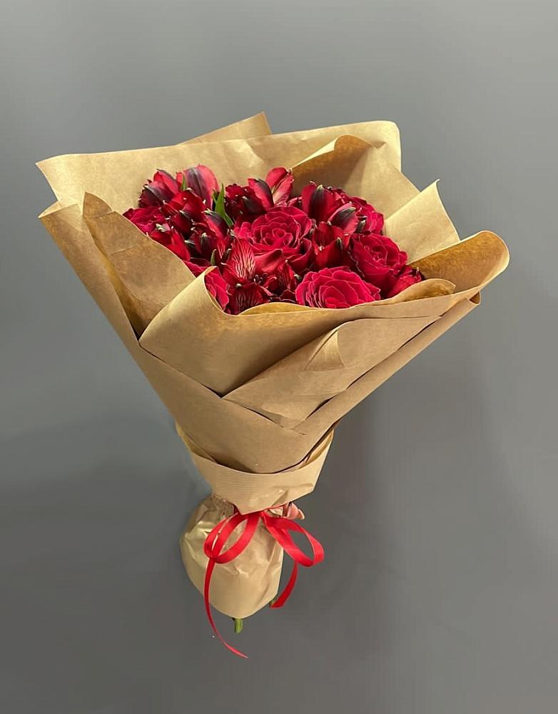 Букет цветов из: Альстромерии и Розы в Шаблыкино