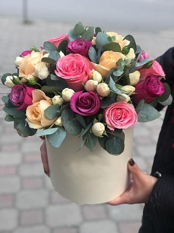 Цветочная композиция из Розы в шляпной коробке в Шаблыкино