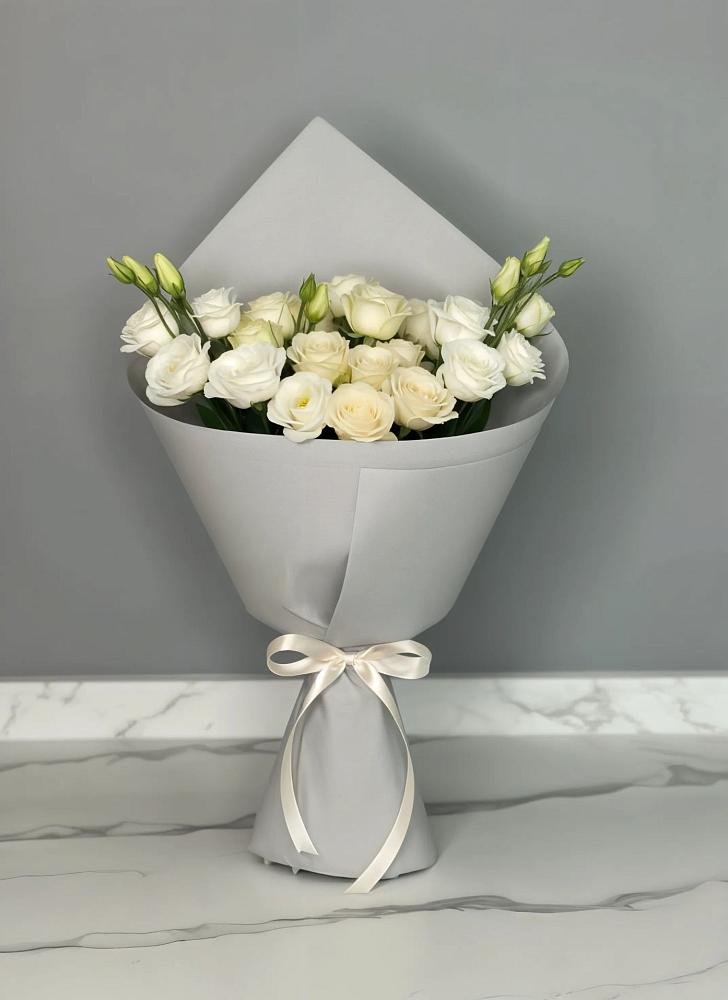 Букет цветов из: Розы и Лизиантусы в Шаблыкино