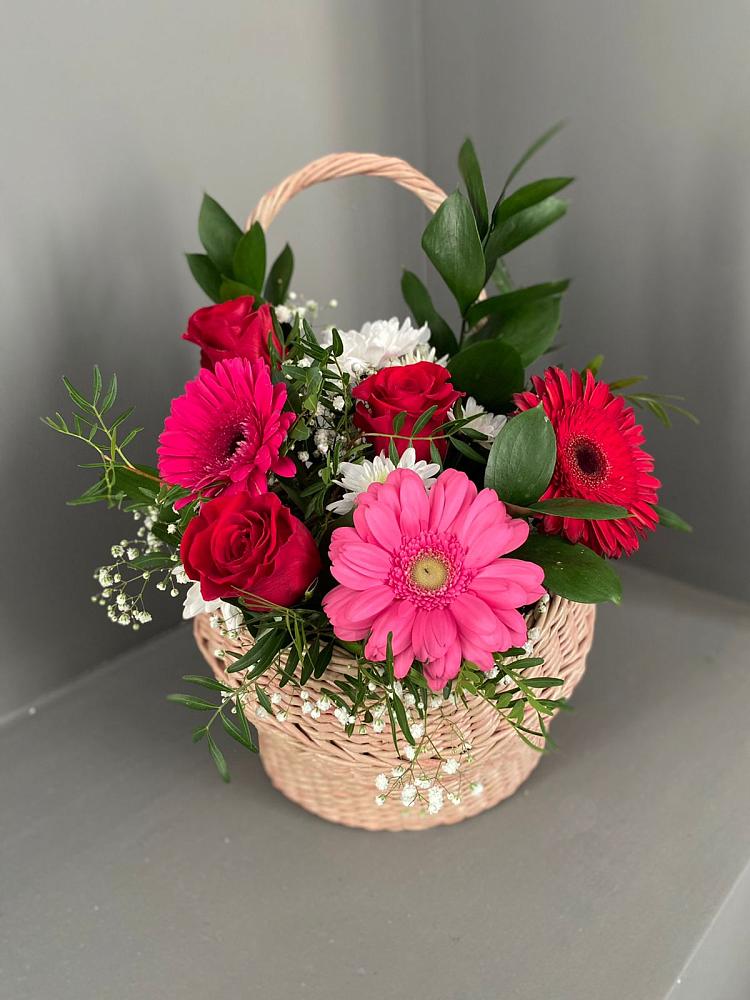 Цветочная композиция из Розы, Хризантемы и Герберы в корзине в Шаблыкино