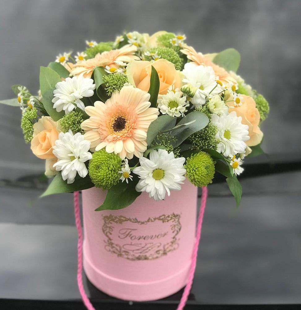 Цветочная композиция из Розы, Герберы и Хризантемы в шляпной коробке в Шаблыкино