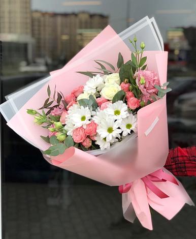 Букет цветов из: Розы, Лизиантусы и Хризантемы в Шаблыкино
