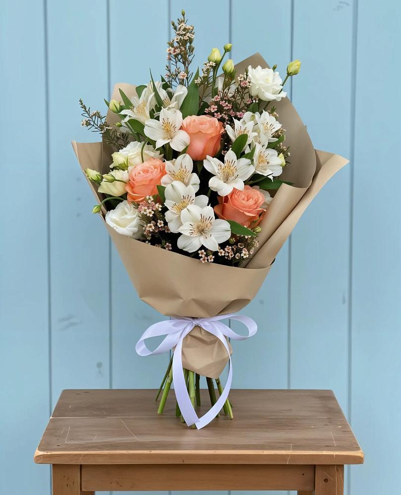 Букет цветов из: Альстромерии, Лизиантусы, Розы и Хризантемы в Шаблыкино