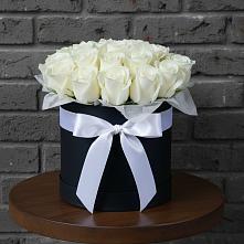 Цветочная композиция из Розы в шляпной коробке в Шаблыкино